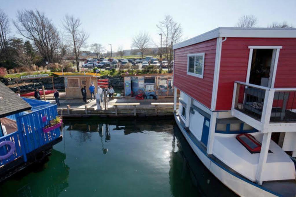 Fisherman'S Wharf Bed & Breakfast Victoria Exterior photo